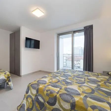 Nashira-5 By Interhome